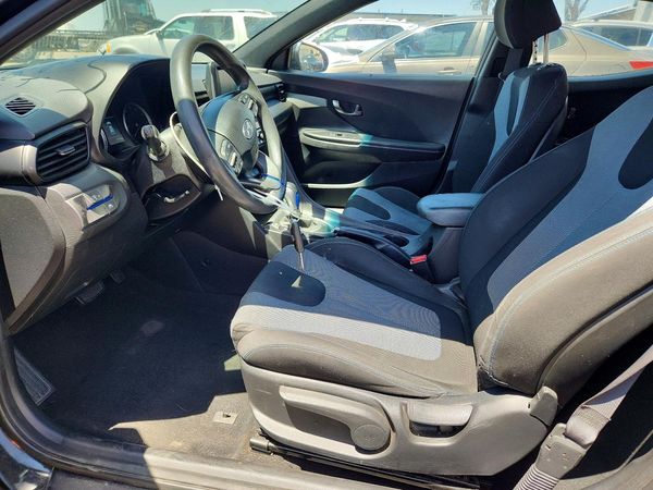 2019 HYUNDAI VELOSTER 2.0L and 2.0L Premium