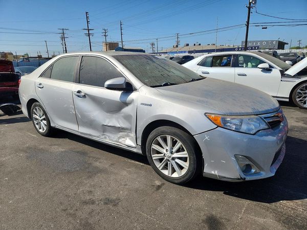 2012 TOYOTA CAMRY SOLA Hybrid — Passenger 3/4