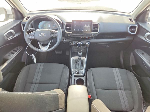 2026 HYUNDAI VENUE SEL, SEL w/ 2-Tone Roof