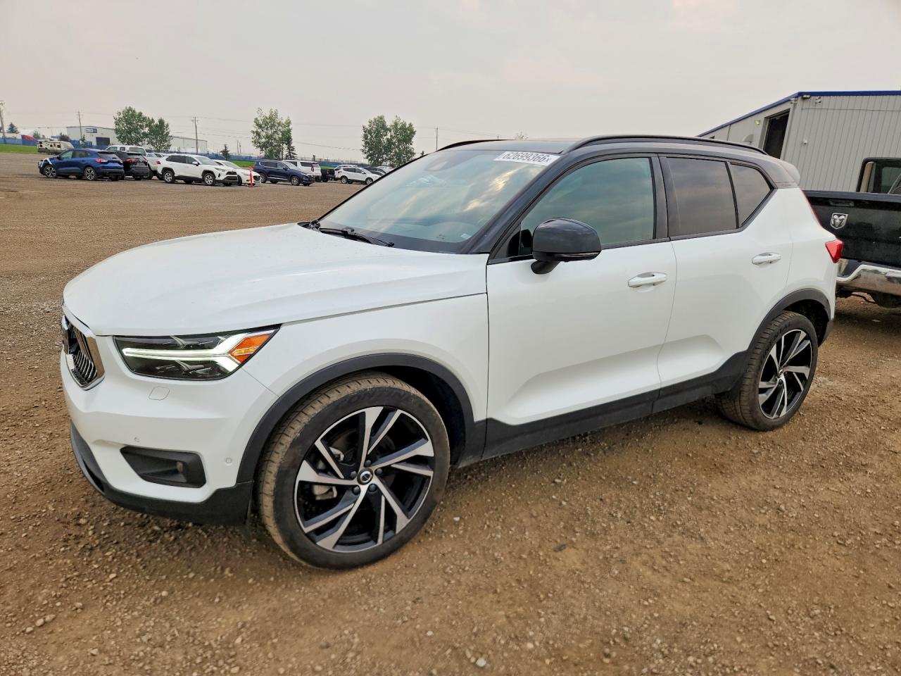 2020 VOLVO XC40