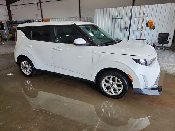 2023 KIA SOUL LX, S