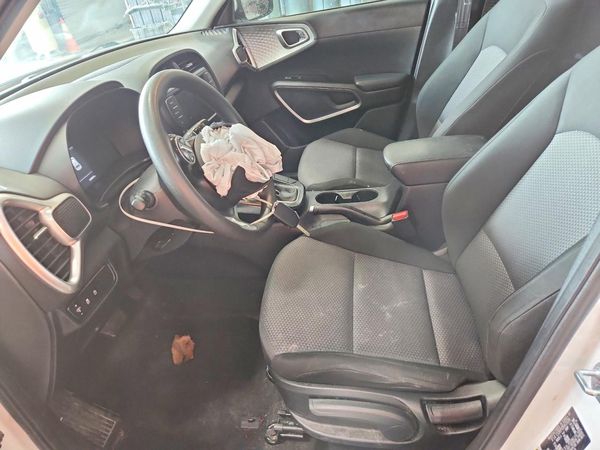 2023 KIA SOUL LX, S