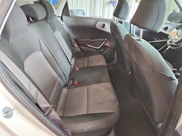2023 KIA SOUL LX, S