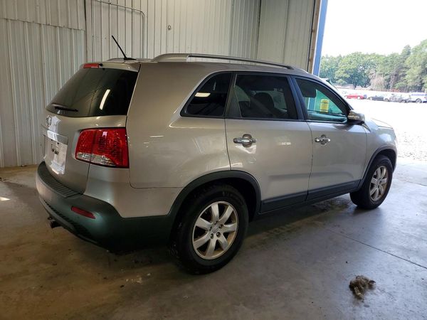 2013 KIA SORENTO Base / LX