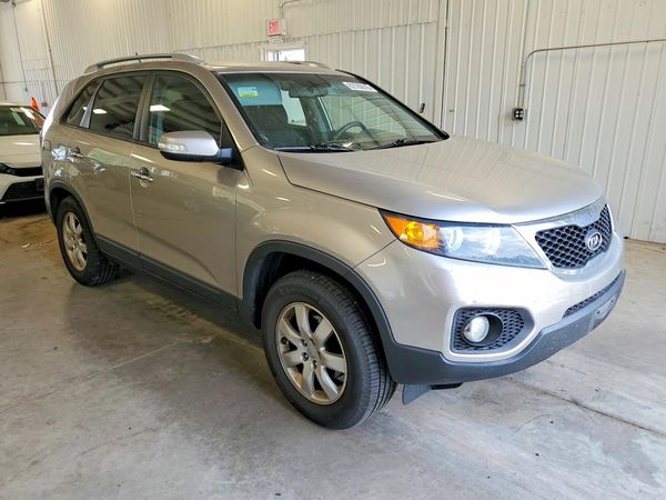 2013 KIA SORENTO Base / LX