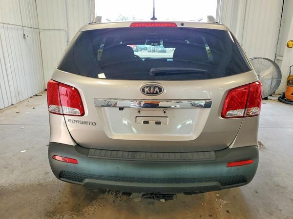 2013 KIA SORENTO Base / LX