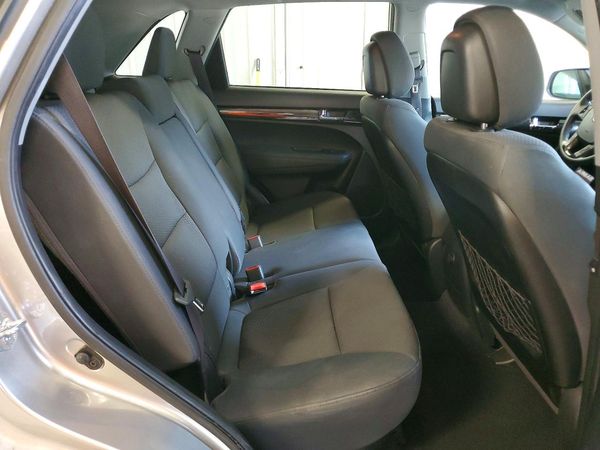 2013 KIA SORENTO Base / LX