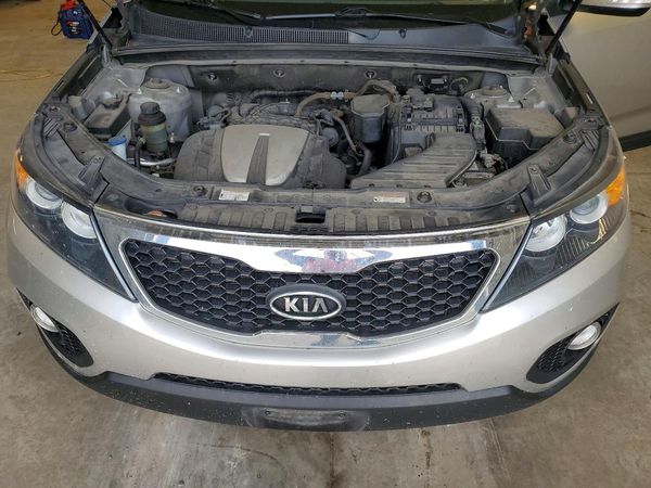 2013 KIA SORENTO Base / LX