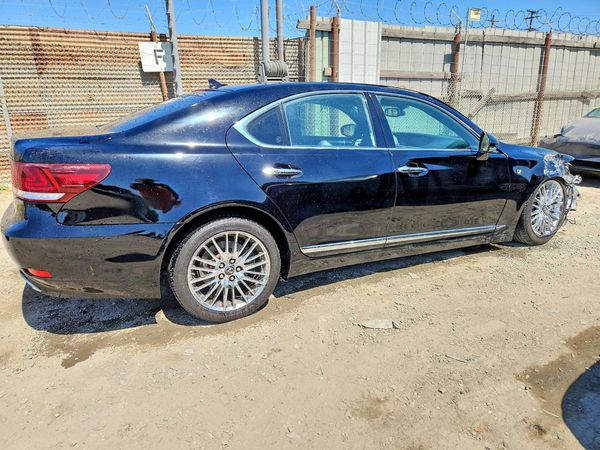 2013 LEXUS LS 460