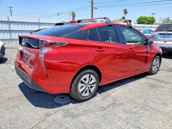 2016 TOYOTA PRIUS