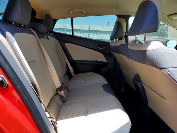 2016 TOYOTA PRIUS