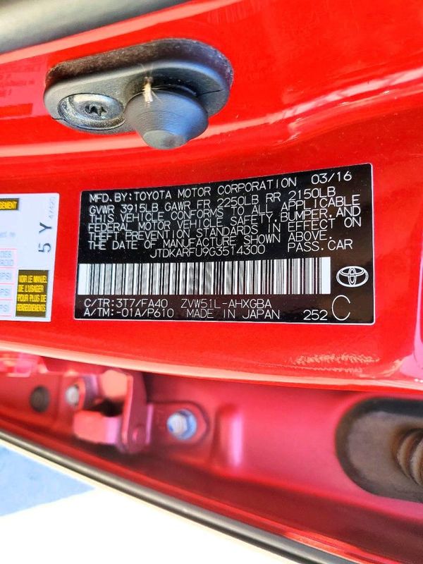 2016 TOYOTA PRIUS