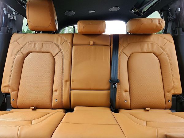 2024 LAND ROVER DEFENDER 110 SE