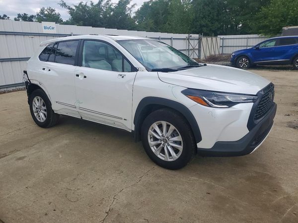 2022 TOYOTA COROLLA CROSS LE