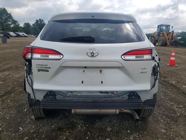 2022 TOYOTA COROLLA CROSS LE