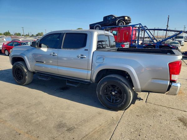 2017 TOYOTA TACOMA
