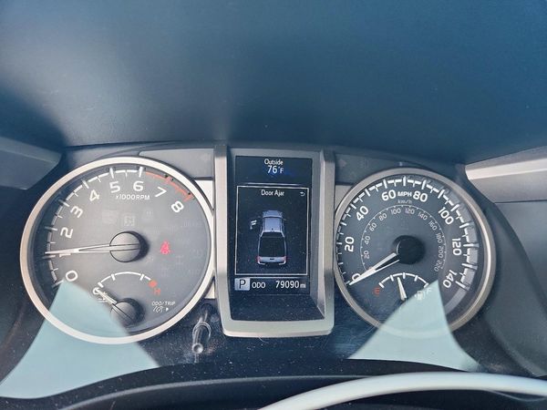2017 TOYOTA TACOMA
