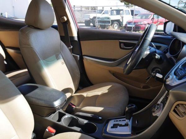 2012 HYUNDAI ELANTRA