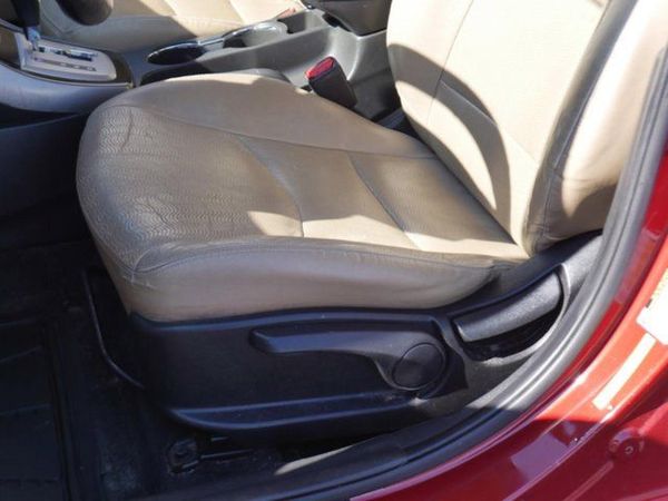 2012 HYUNDAI ELANTRA