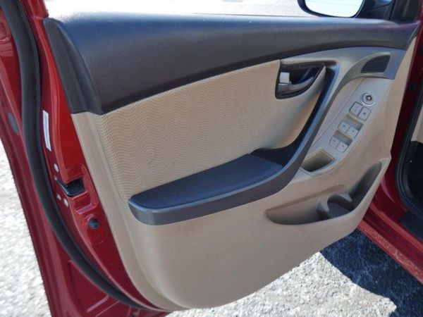 2012 HYUNDAI ELANTRA
