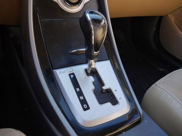 2012 HYUNDAI ELANTRA