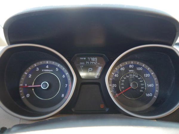 2012 HYUNDAI ELANTRA