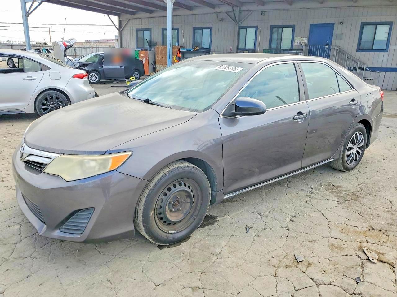 2014 TOYOTA CAMRY