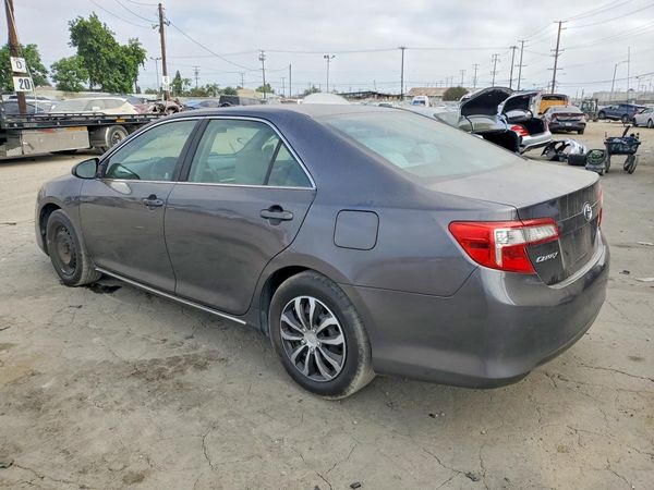 2014 TOYOTA CAMRY