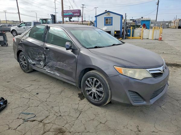 2014 TOYOTA CAMRY