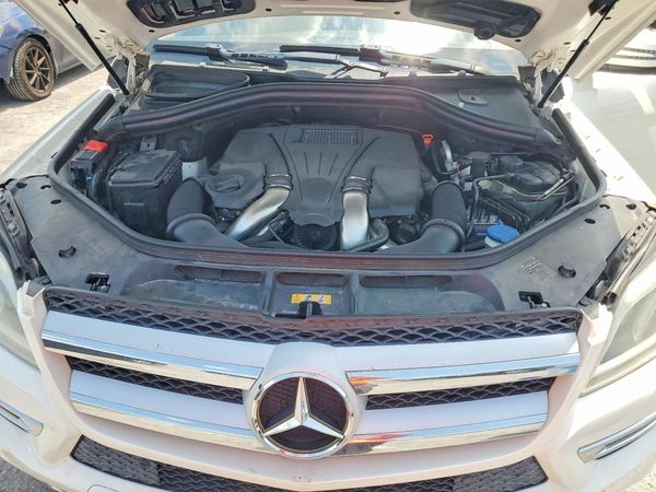 2013 MERCEDES-BENZ GL GL450 4MATIC — Engine bay