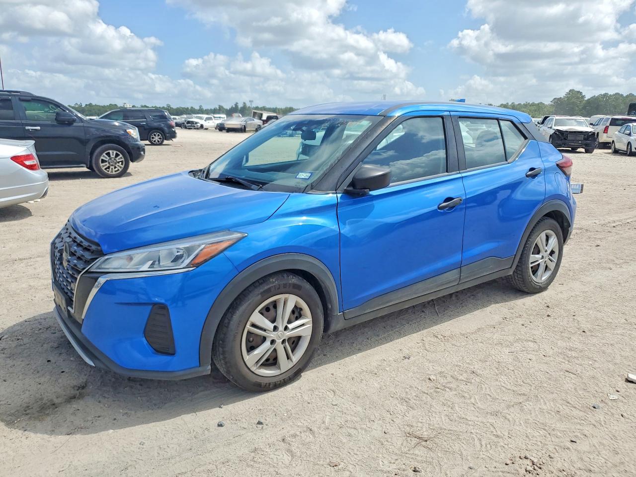 2021 NISSAN KICKS
