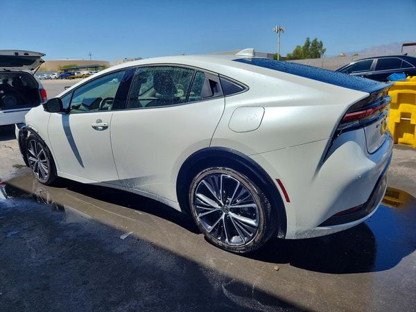 2025 TOYOTA PRIUS