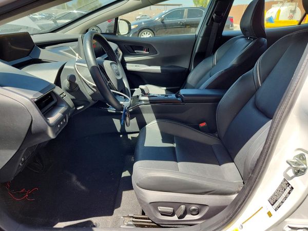 2025 TOYOTA PRIUS