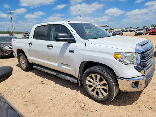 2016 TOYOTA TUNDRA SR5 — Passenger 3/4