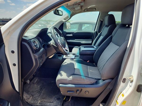 2016 TOYOTA TUNDRA SR5 — DENT