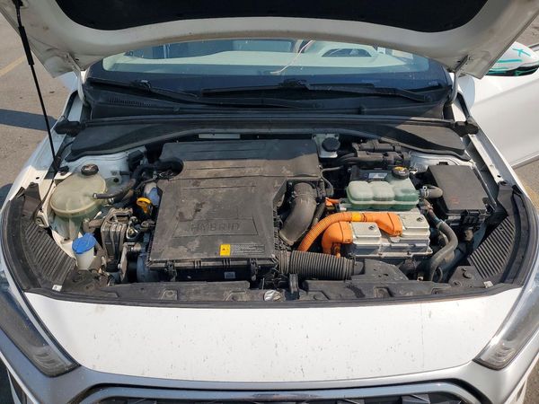 2020 HYUNDAI IONIQ SE