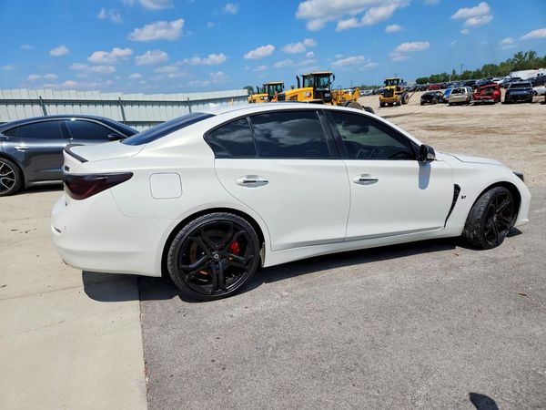 2015 INFINITI Q50