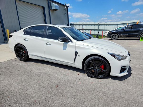 2015 INFINITI Q50