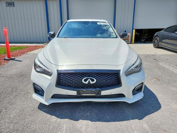 2015 INFINITI Q50