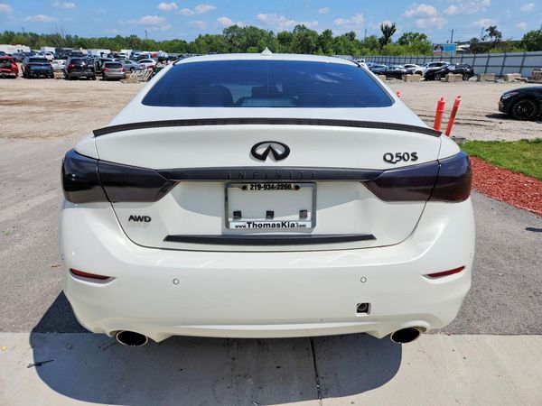 2015 INFINITI Q50