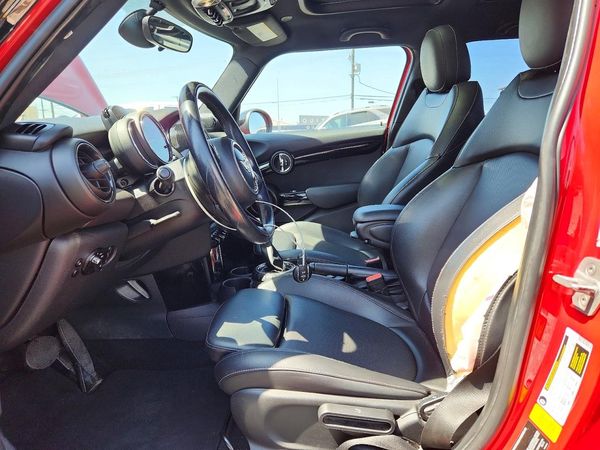 2017 MINI COOPER