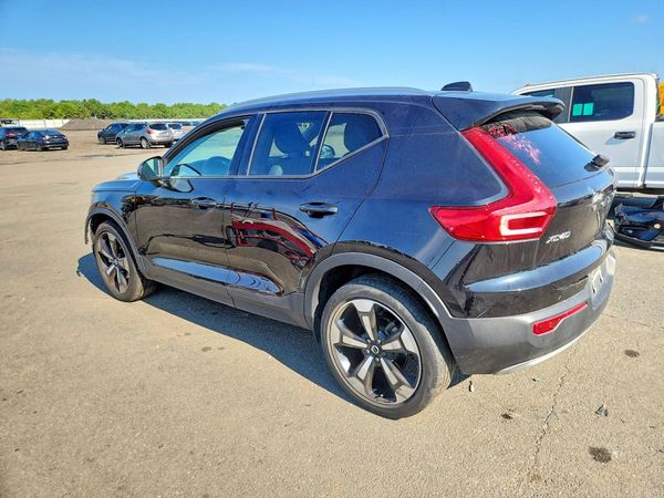 2022 VOLVO XC40 Momentum (excl S60)