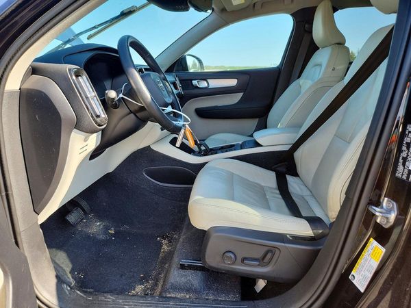 2022 VOLVO XC40 Momentum (excl S60)