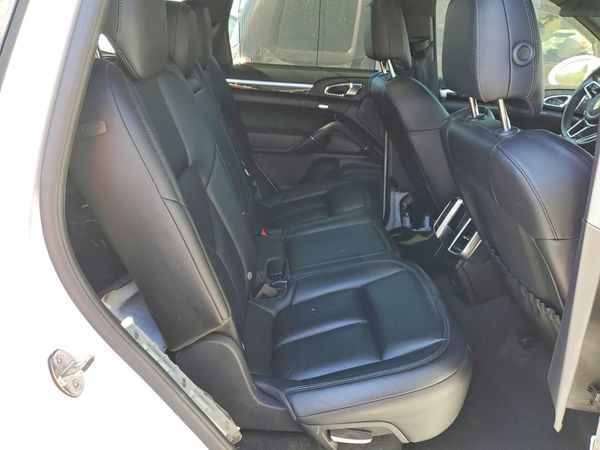 2018 PORSCHE CAYENNE Base / Platinum Edition