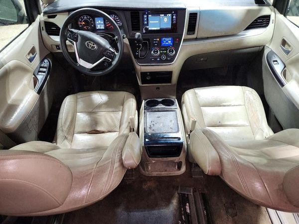 2015 TOYOTA SIENNA