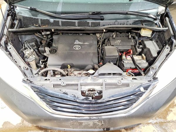 2015 TOYOTA SIENNA