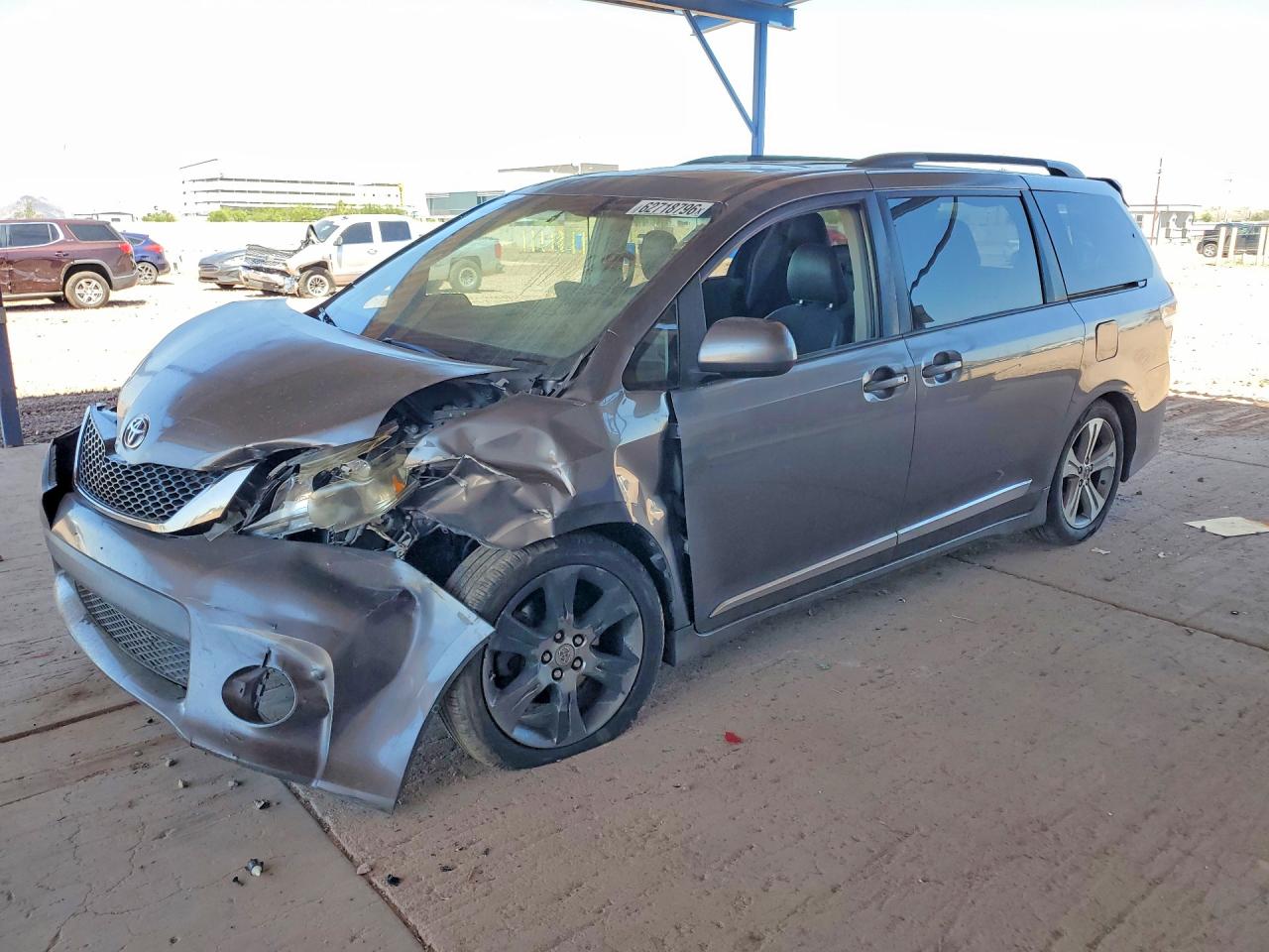 2012 TOYOTA SIENNA