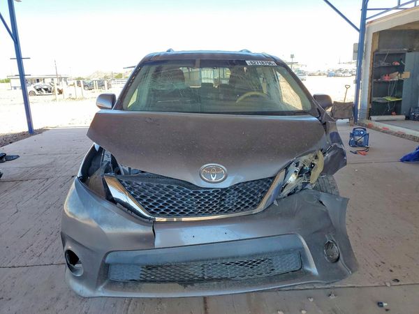 2012 TOYOTA SIENNA