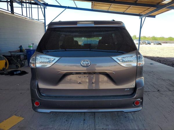 2012 TOYOTA SIENNA