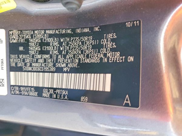 2012 TOYOTA SIENNA